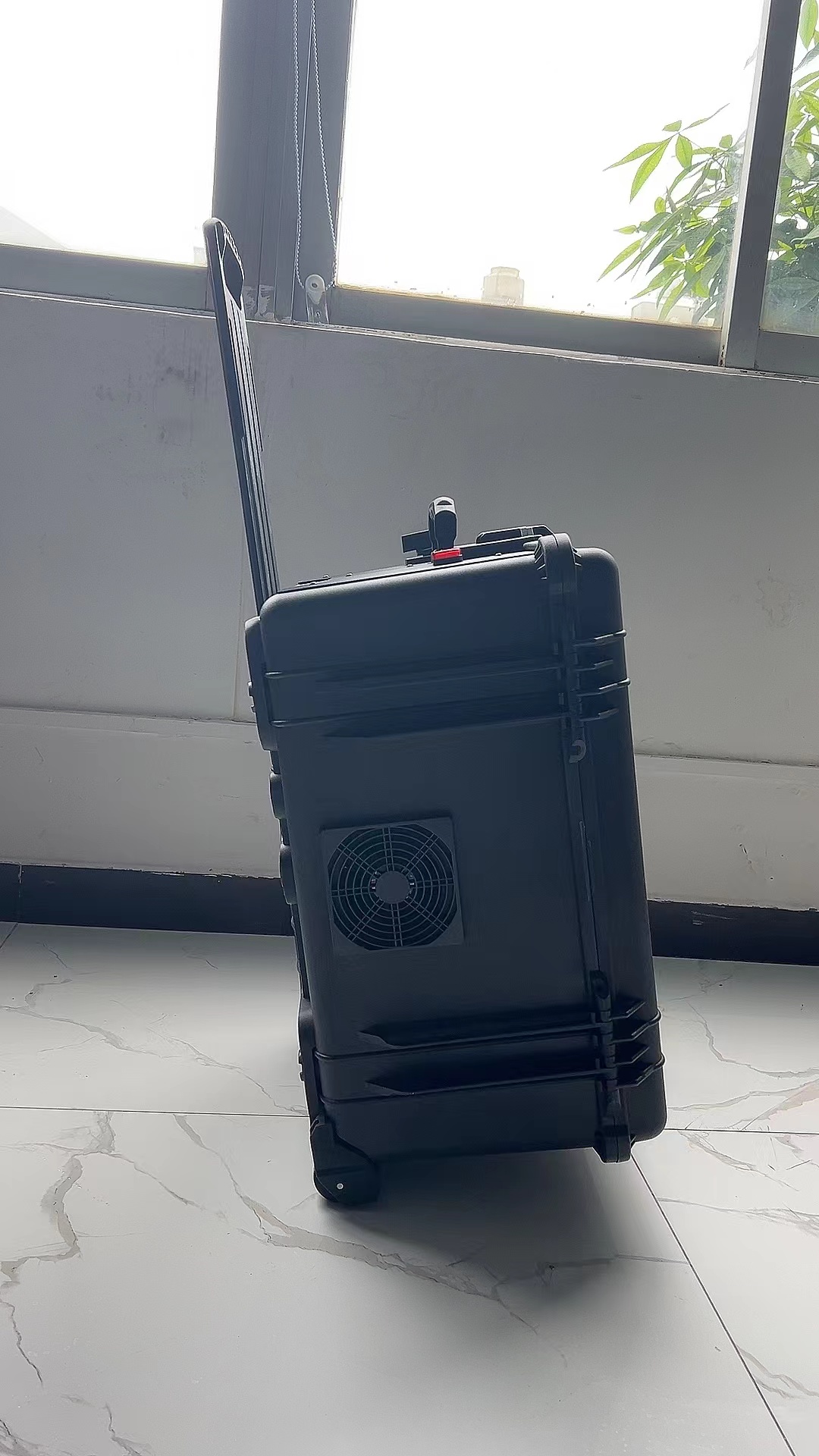 向阳手拉箱型移动通信干扰器